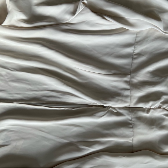 Fashion to Figure Cream Midi Cinched Dress with Ruching + Belt - Picture 14 of 15